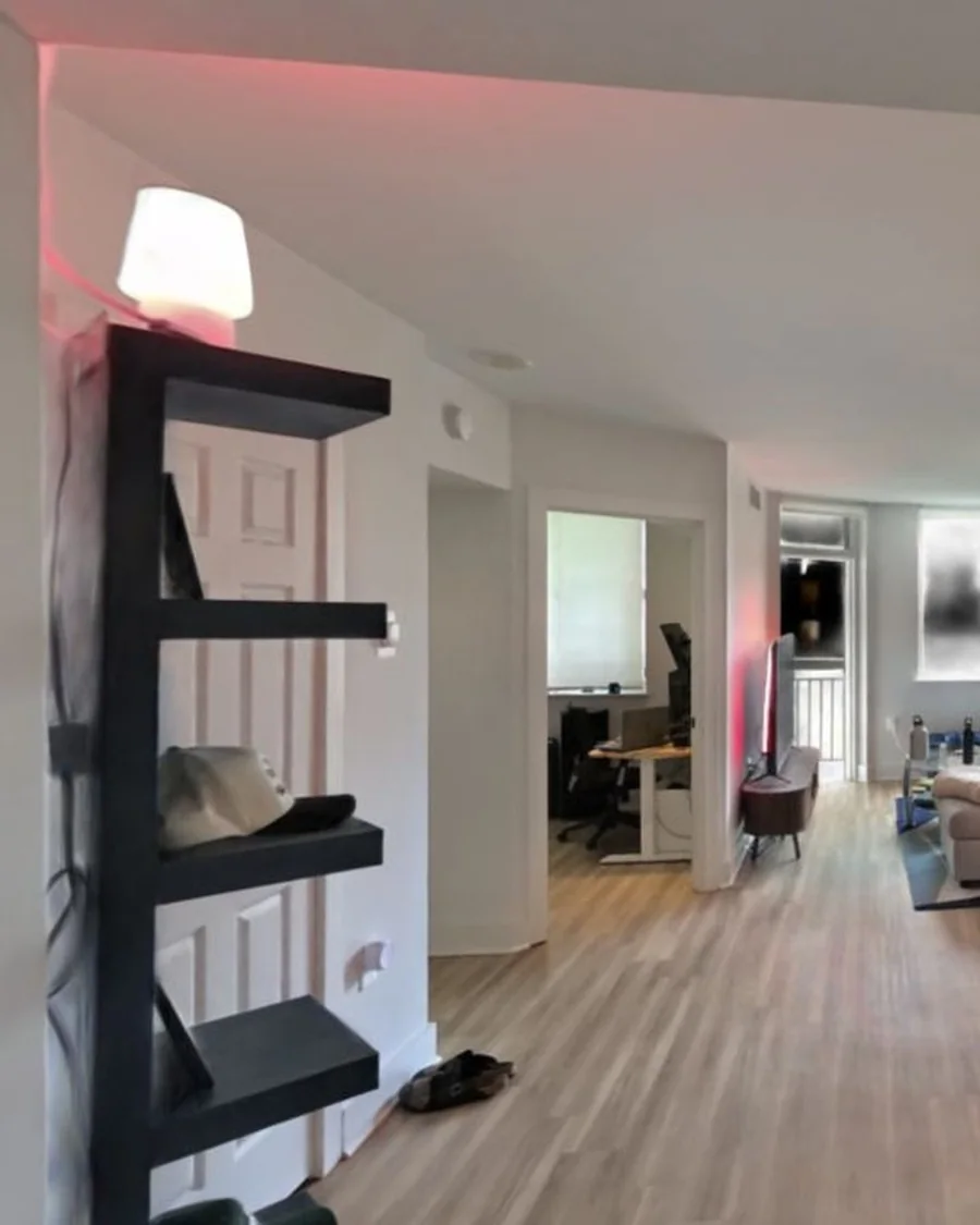 Still of the sample apartment hallway, cropped from the tour frame